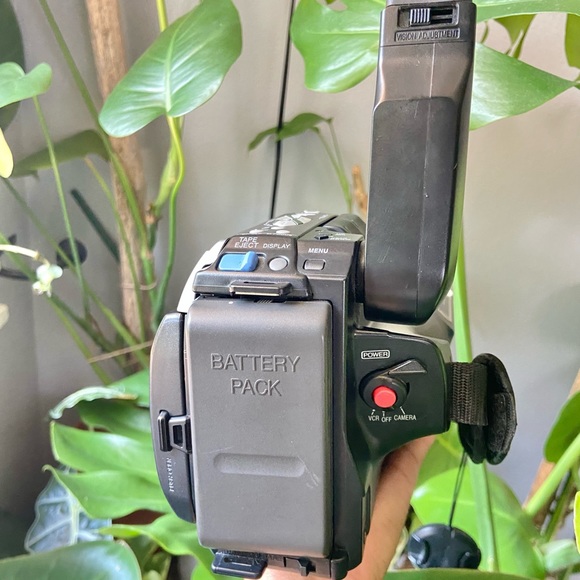 Panasonic PV-L352D Palmcorder VHS-C 700x Digital Zoom Camcorder UNTESTED - Picture 4 of 14